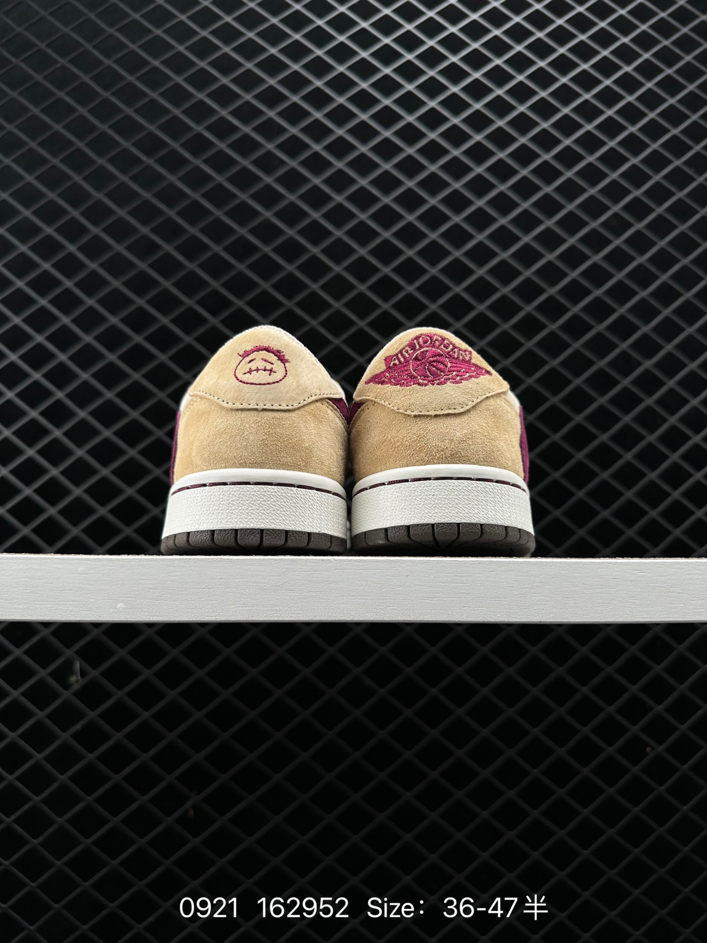 Travis Scott x Air Jordan 1 Low 